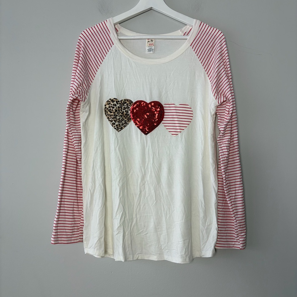 7th Ray Valentine's Day Striped Sleeve Heart Long Sleeve Tee Camo Large‎